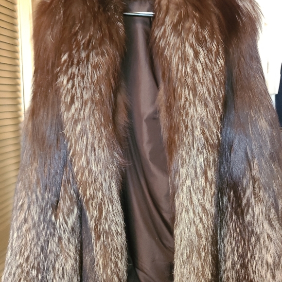 Mid Length Dark Silver Fox Real Fur Wrap - Picture 4 of 8